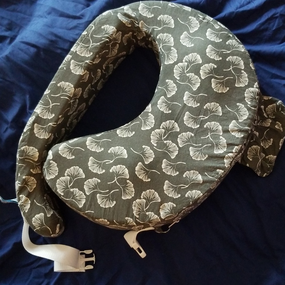 My BrestFriend breastfeeding pillow